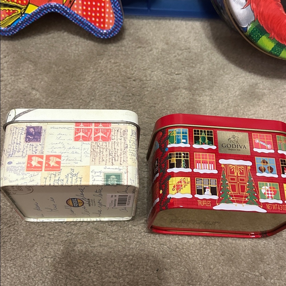 Tin collectors Elmo Holiday Tin Red & Green Festive Cookie Tin. Wonder woman. - Picture 2 of 5